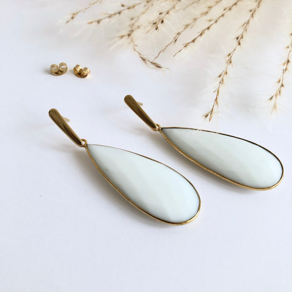 Boucles d'oreilles  "Joyā" Agate blanche (doré)