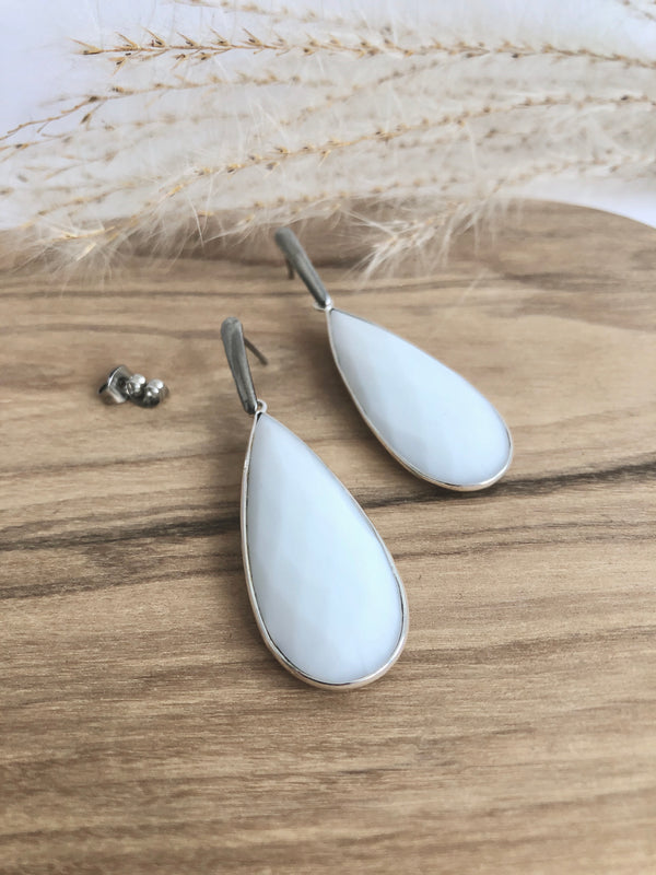 Boucles d'oreilles  "Joyā" Agate blanche (Argenté)